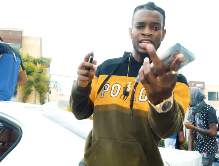 Swizzz "Weh Mi Duh" on 13thStreetPromotions.com #Jamaica #Dancehall #Swizzz #SwizzleDiOptimist #Music #Scammer #Choppa #Scamma #Caribbean #WehMiDuh