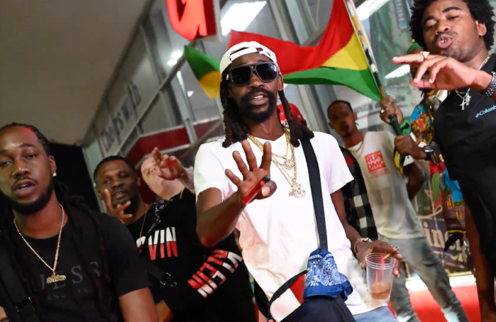 Munga Honorable "Bad People" on 13thStreetPromotions.com #Jamaica #Dancehall #13thStreetPromotions #Munga #MungaHonorable #MungaHonorebel #BadPeople #ClearEditzStudio #HillTopRecords #Caribbean