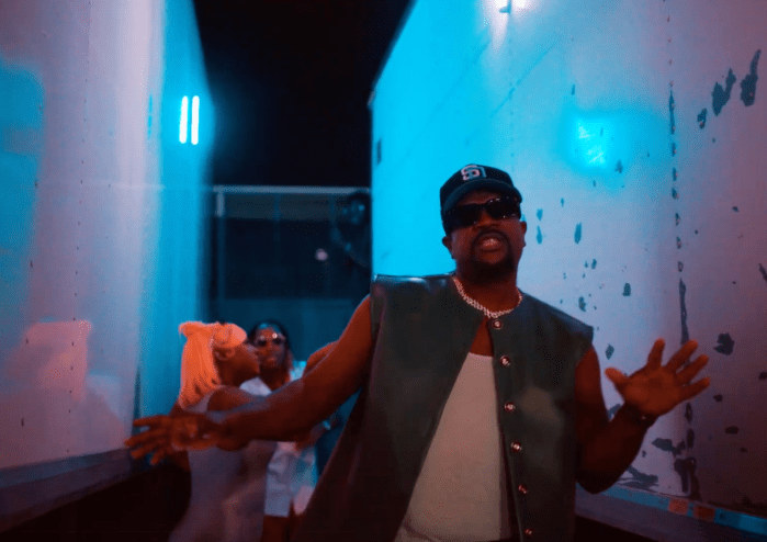 Qraig Voicemail "Swaay" on 13thStreetPromotions.com #Jamaica #Dancehall #Music #Dance #13thStreetPromotions #QraigVoicemail #Swaay #MusicVideo #DJMac #WYFLRiddim #BadGee #Video #Youtube #Caribbean